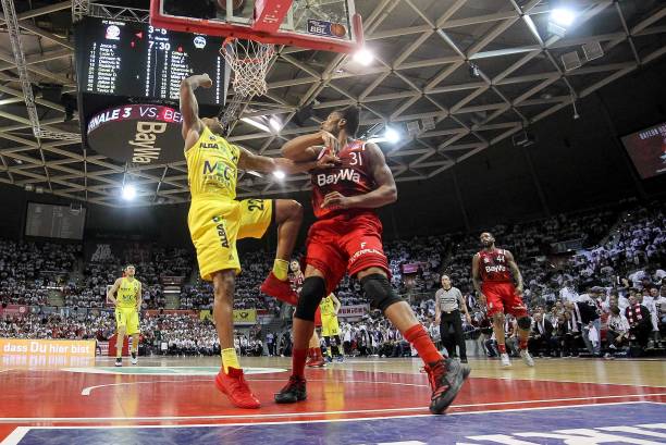 两名外援的 两名外援的